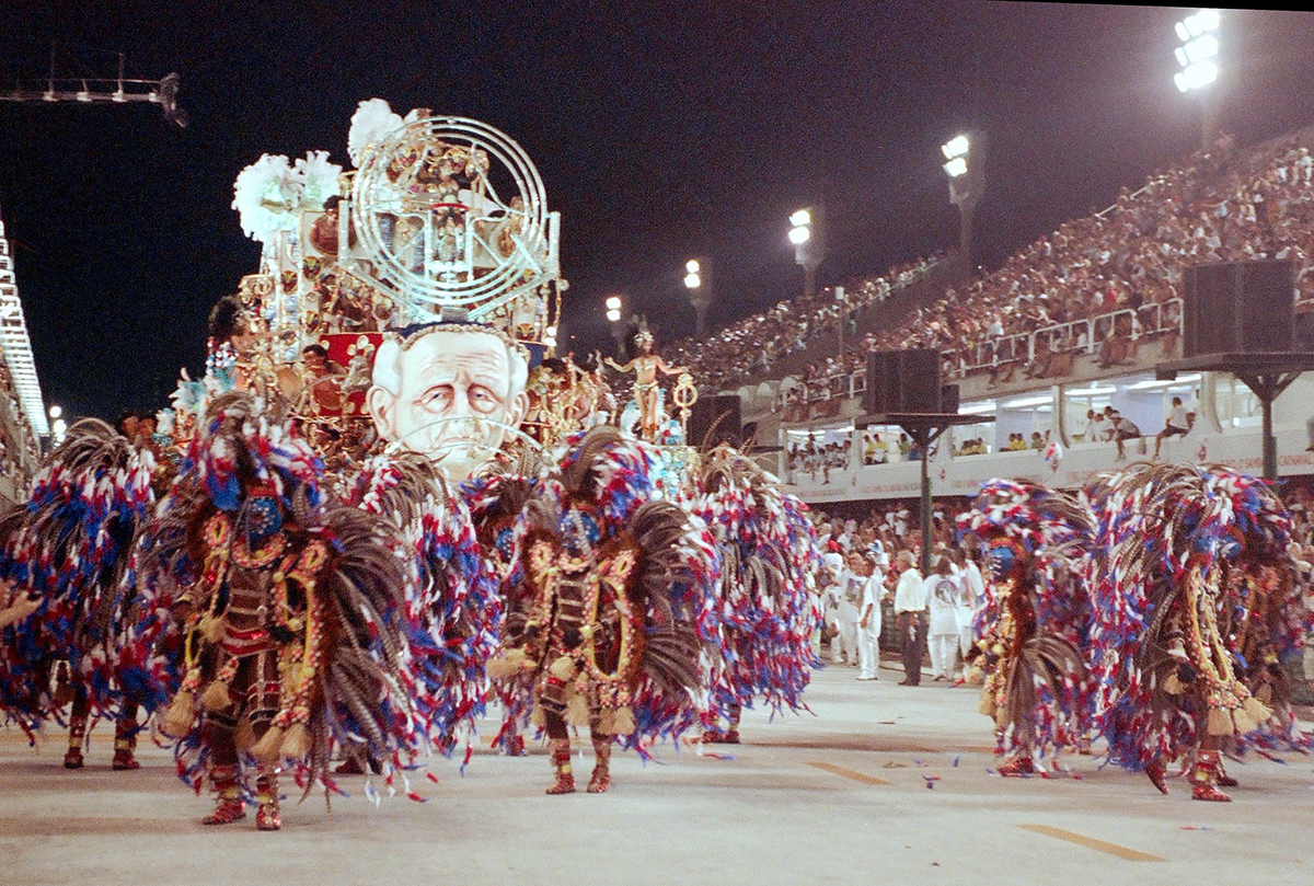 O desfile de 1998 agitou a Sapucaí e entrou para a história da União da Ilha // Foto: Wigder Frota