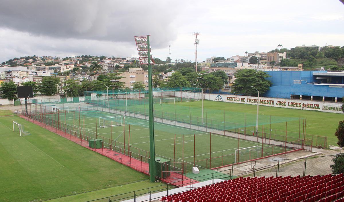 O complexo esportivo Portuguesa contempla três campos soçaites que estão disponíveis para os peladeiros