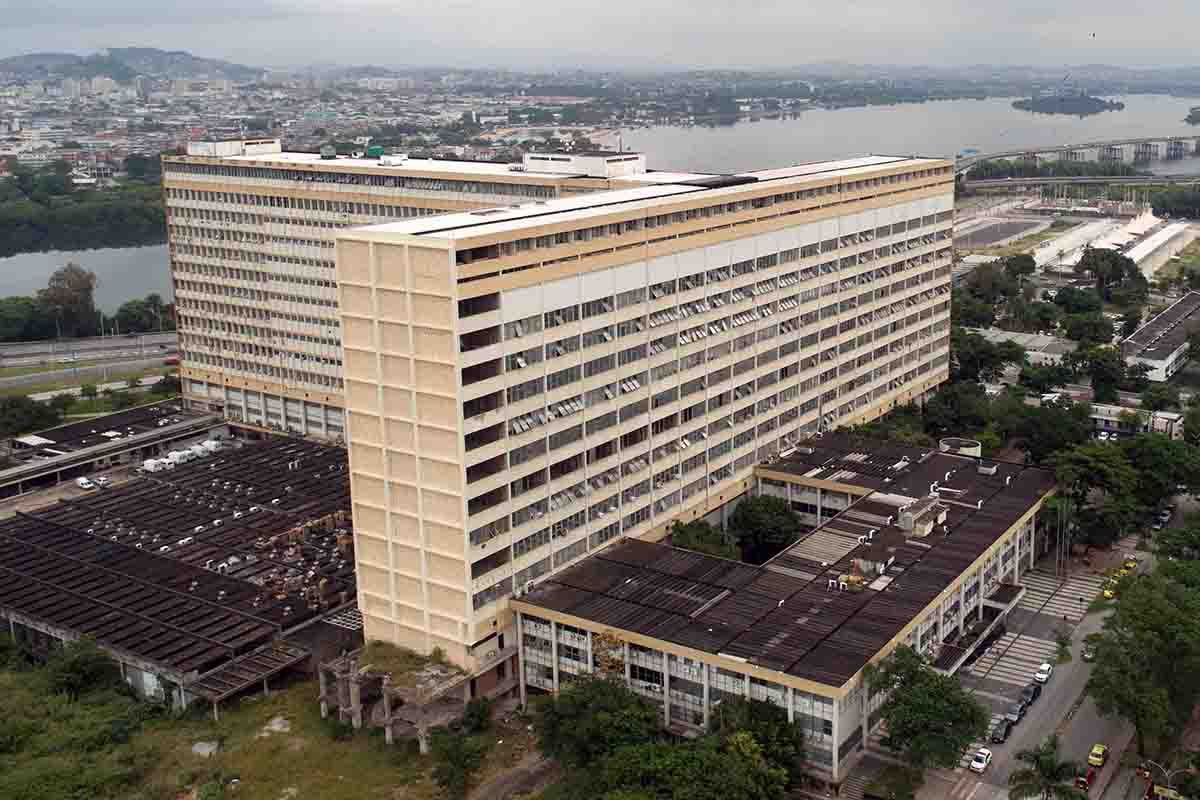 Hospital Universitário necessita de profissionais de saúde para atendimento