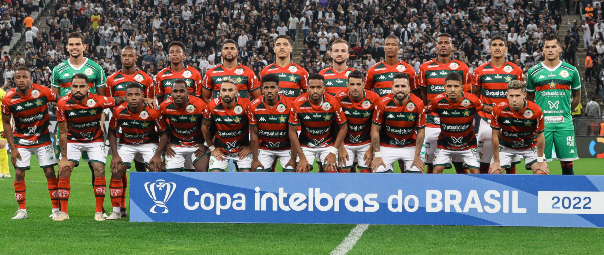 Parte do elenco da Portuguesa, que esteve em campo diante do Corinthians, na quarta (11), e fizeram parte da boa campanha da Lusa na Copa do Brasil 2022