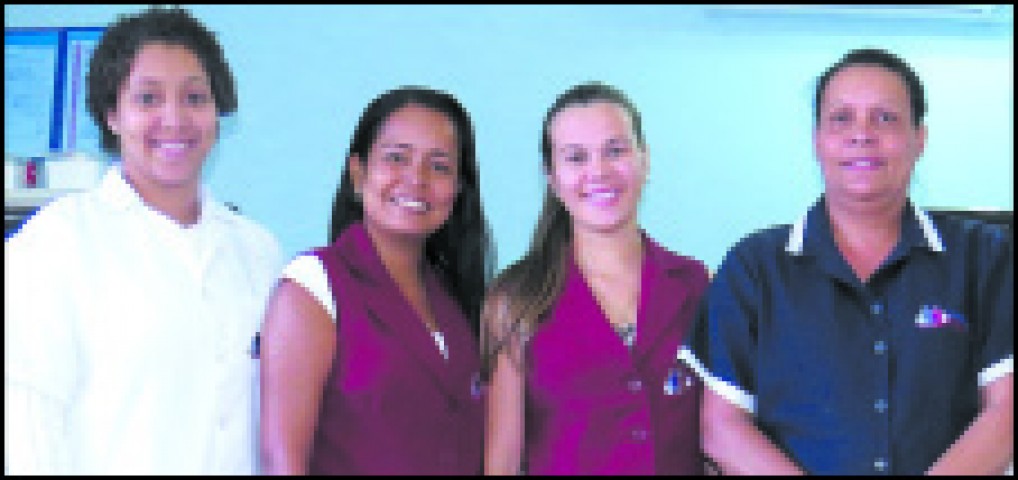Juliana Santos, Danielle Alves, Tatiana Cisino e Kátia Pina fazem parte da equipe da Policlínica