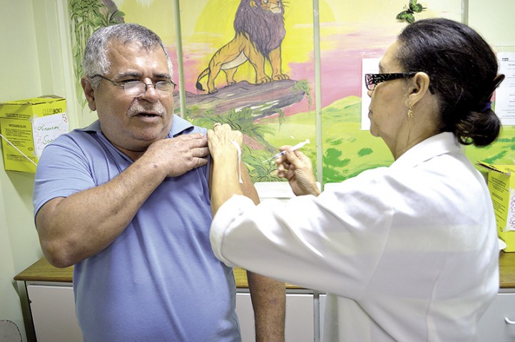 A vacina imuniza contra vários tipos de gripe