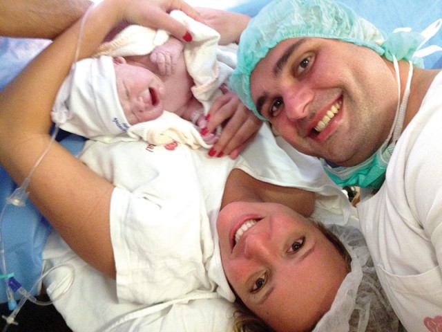 Na terça-feira, dia 26, na maternidade Perinatal, nasceu Sofia, filha do casal Carolina e Richinha, um dos sócios da Pizzaria Domino’s. Parabéns a todos!