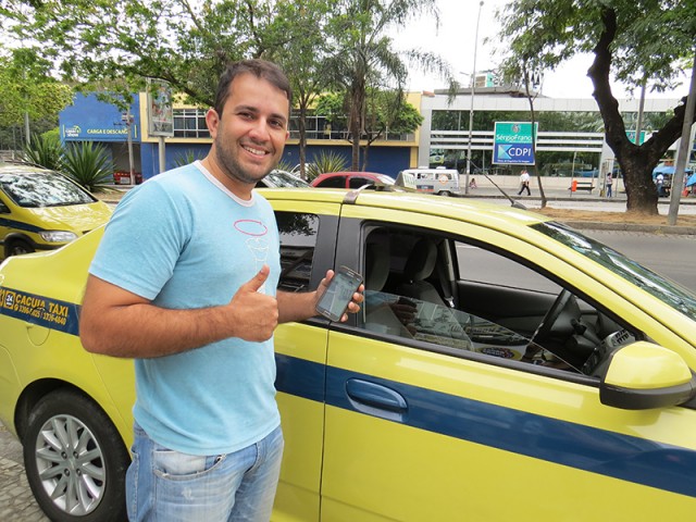 O taxista Gustavo Vasconcellos é um dos leitores que usa o aplicativo para enviar sugestões ao jornal